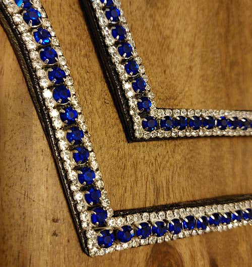 Frontalino a V: tre righe di cristalli trasparente e blu – MHA Saddlery Frontalino a V: tre righe di cristalli trasparente e blu – MHA Saddlery